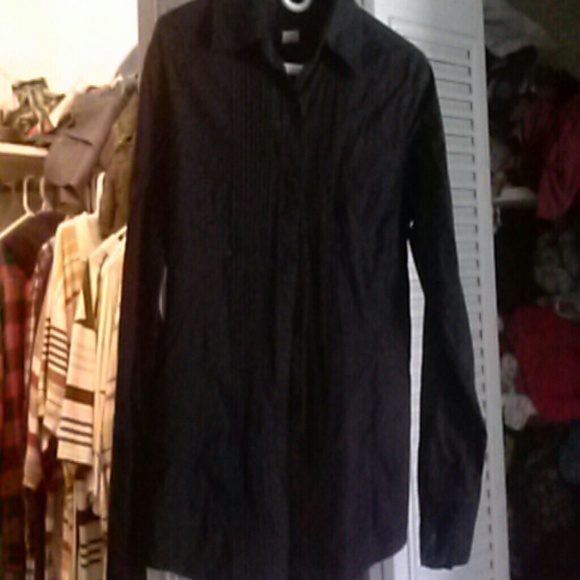 I am selling a long sleeve dress shirt