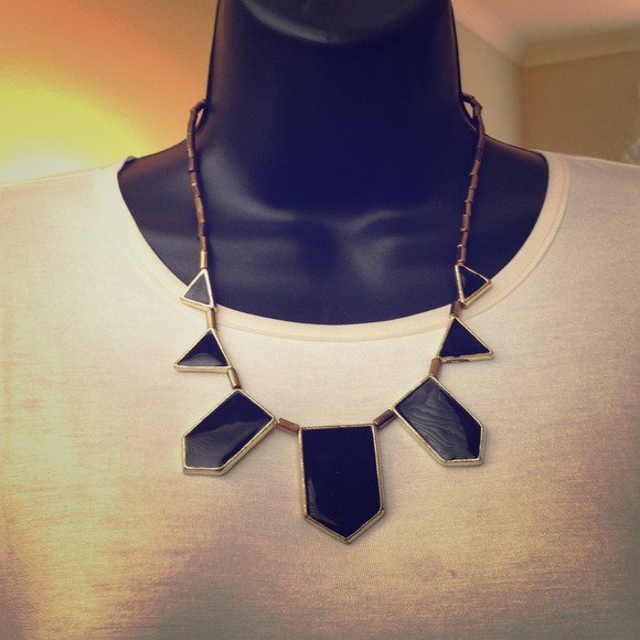Edgy Neckpiece