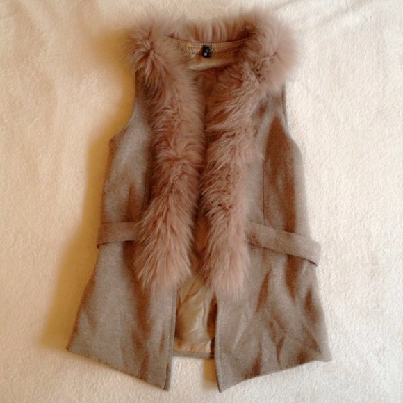 🌟Sold🌟Gray vest fur - Picture 2 of 3