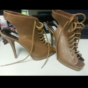Steve Madden Leather Lace Ups