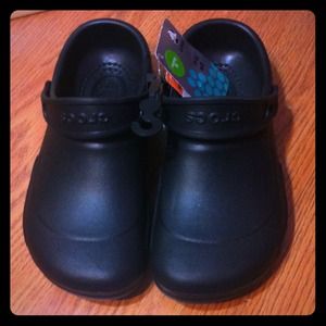 Black brand new crocs men's size 6 women's size 8