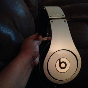 SOLD!!! 😃💜👍Studio beats by dre authentic