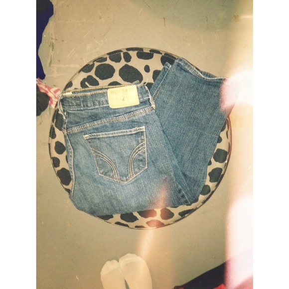Super Sexy Low Cut Hollister Jeans - Picture 2 of 2