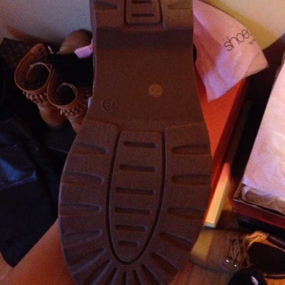 Brand new cheetah print boots - Picture 2 of 2