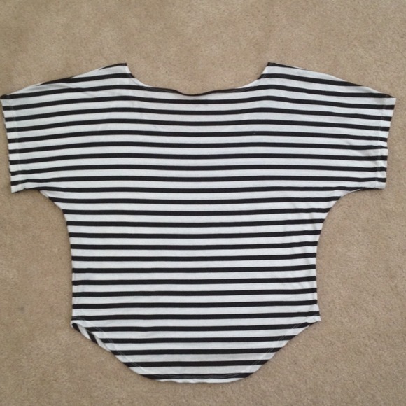 Volcom top - Picture 2 of 3