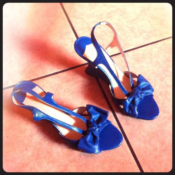 Blue wedges