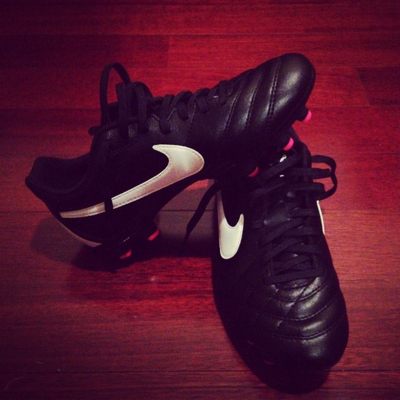 Nike Women's Tiempo Natural IV FG Soccer Cleats