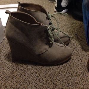 Steve Madden wedges