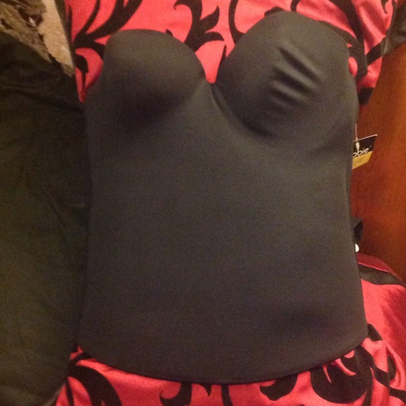 36 D bustier shape wear