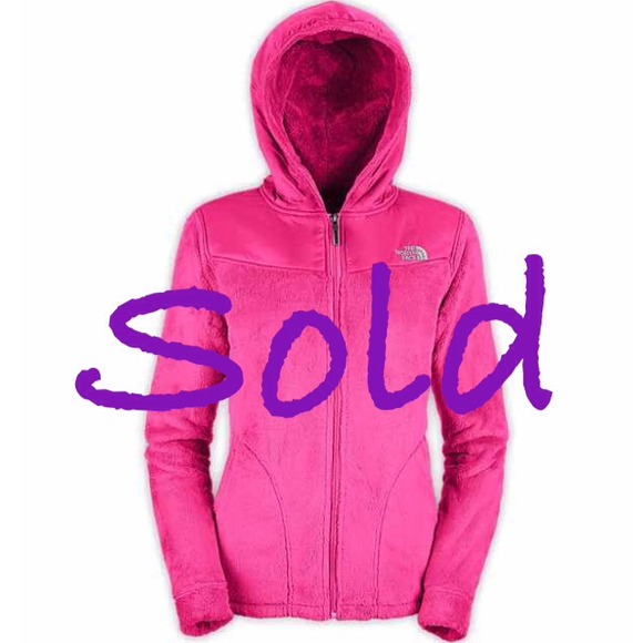 Pink fuzzy northface ✋✖️🚫 sold on thread flip