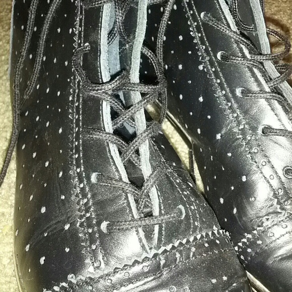 Vintage Leather Boots - Picture 2 of 3