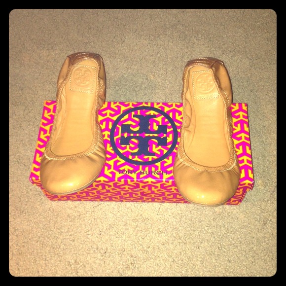 New Tory Burch Eddie flats. Royal Tan authentic!!