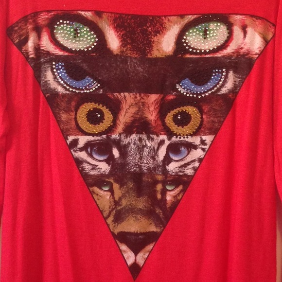 B3G1 FREE! Last One! ✴️ Red Animal Eyes Top - Picture 3 of 4