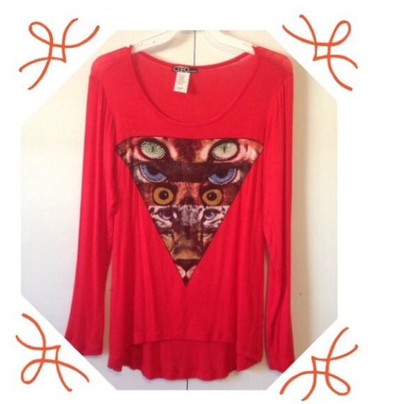 B3G1 FREE! Last One! ✴️ Red Animal Eyes Top - Picture 4 of 4