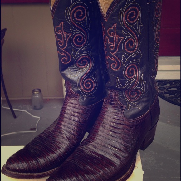 Justin Boots with real snakeskin detail