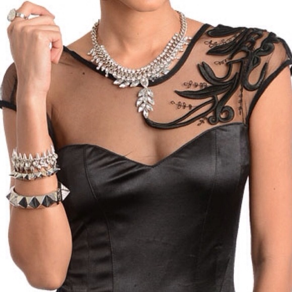 ⛔️️SOLD IN BUNDLE⛔️ - Picture 3 of 4