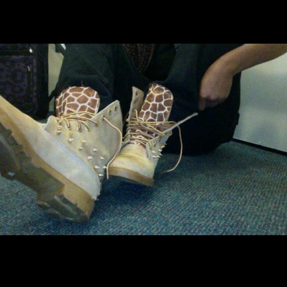 Self customized timberlands - Picture 2 of 4