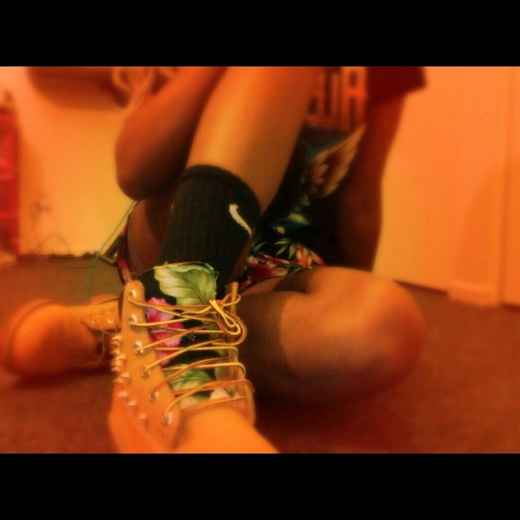 Self customized timberlands - Picture 3 of 4