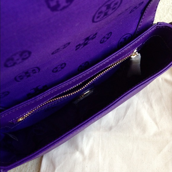 HOST PICK ๐Tory Burch Robinson Crossbody - Picture 3 of 3