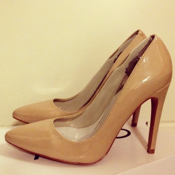 Nude Pump