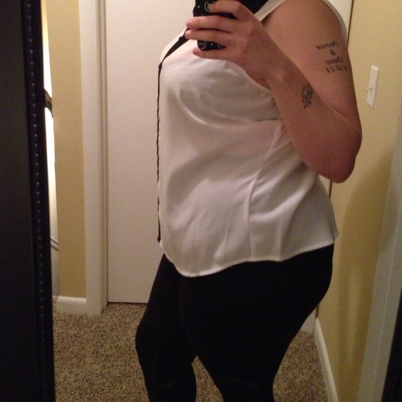 💢sold💢Plus Size Top - Picture 2 of 3