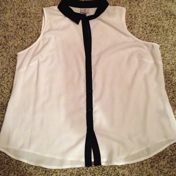 💢sold💢Plus Size Top - Picture 3 of 3