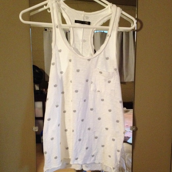 🚫SOLD🚫Rag and Bone dagger tank.