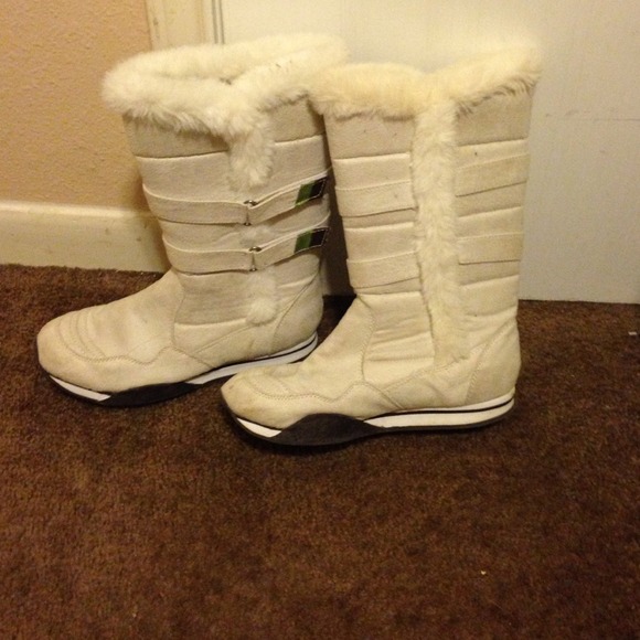 Boots with the fur(;