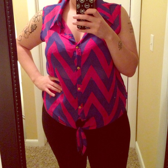 💢sold💢Chevron Print Sheer Top