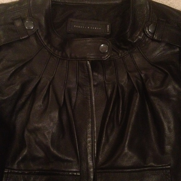 Short sleeved leather jacket - Picture 2 of 4
