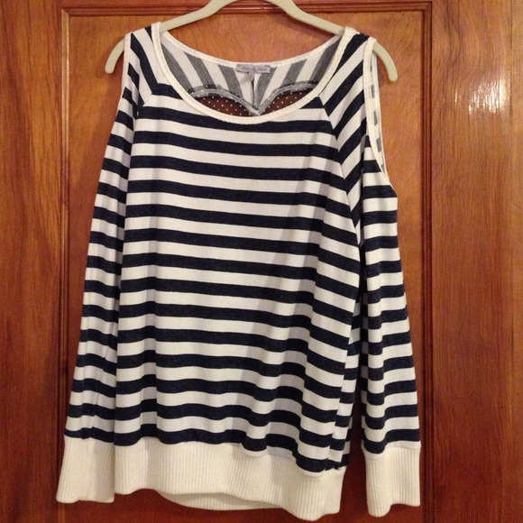 Slouchy cold-shoulder top