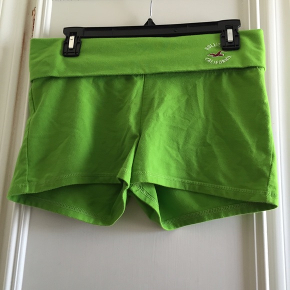 Hollister Pants - Cute green jersey shorts