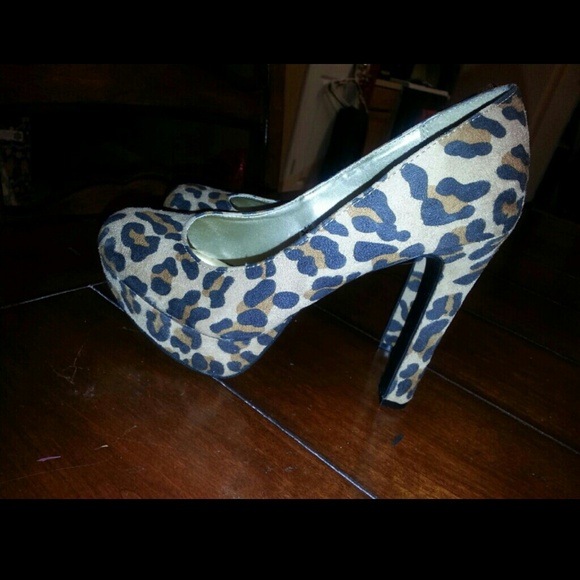 suede leopard print heels from target size 6 - Picture 3 of 3