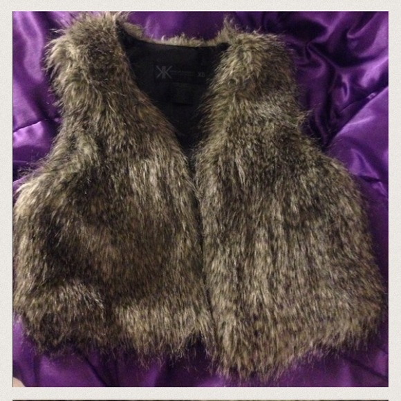 Faux fur vest!