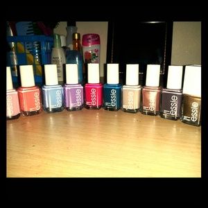 Essie Nailpolish!!