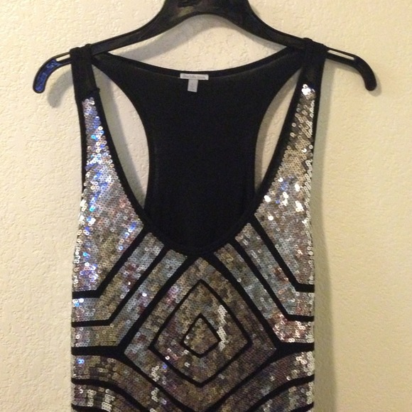 ⛔ON HOLD⛔ NWOT Sequin Tank Top ❤ Size Large ❤ - Picture 2 of 4