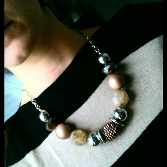 Necklace and earring set