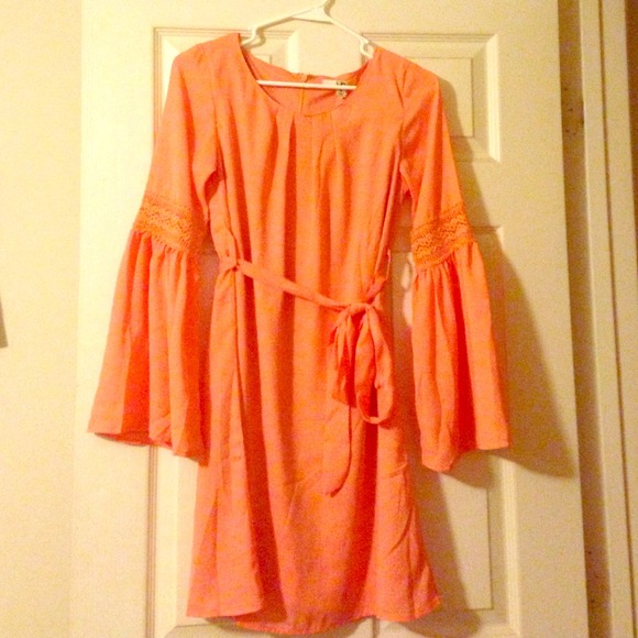 Gorgeous peach dress!