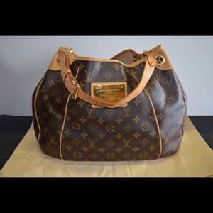 "SOLD"100% authentic Louis Vuitton galliera pm