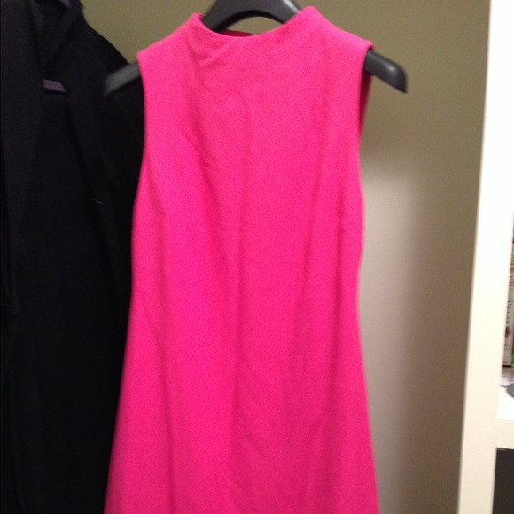 ⭕️SOLD⭕️Magenta dress. Alice & Olivia. Size 0.