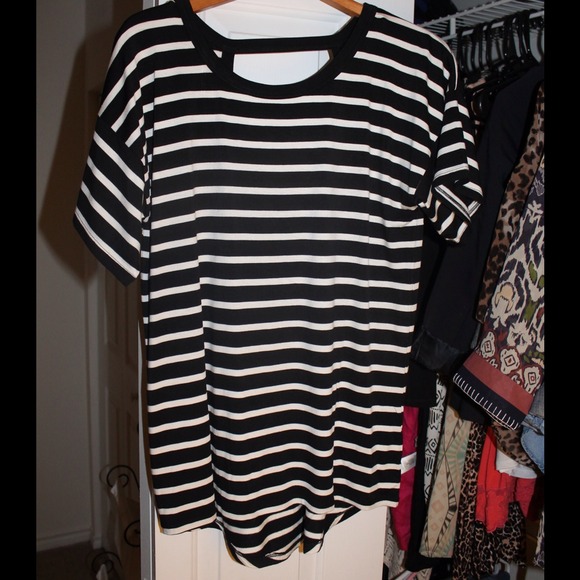 Baggy open back top from forever 21 NWOT