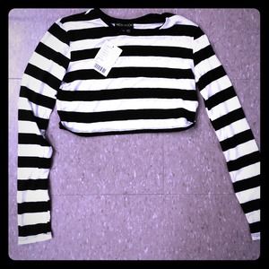 Black and white striped long sleeve crop top