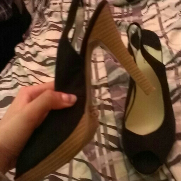 Black heels - Picture 3 of 3