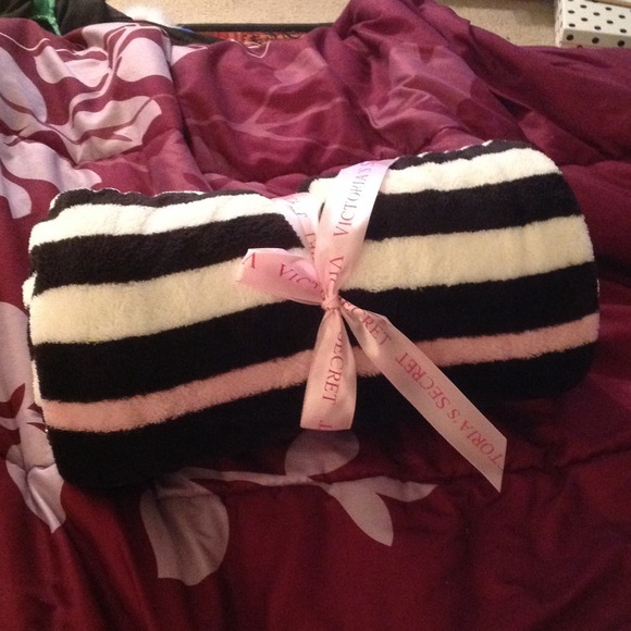 Victorias Secret Throw! :)