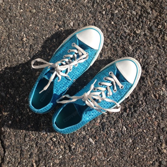 Sparkly blue converse