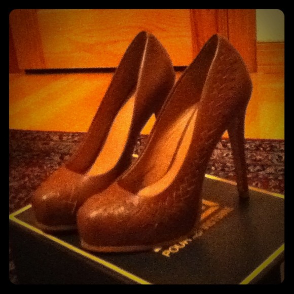 Brown/Cognac Kelsi Dagger Pumps, Size 7 NWT