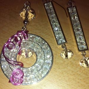 517. Austrian crystals silver plated pendant set