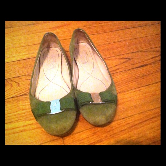 Green Suede Ferragamo Size 7