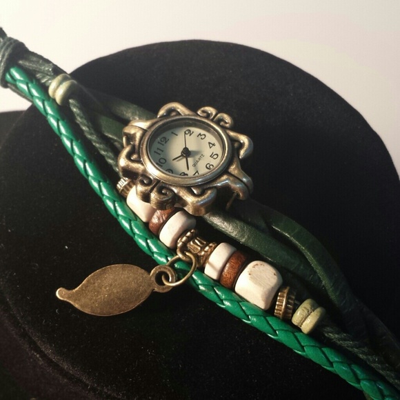 *BUNDLED* Green Triple Bracelet with Clock!!