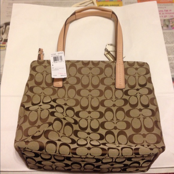 Authentic coach handbag - Picture 3 of 4